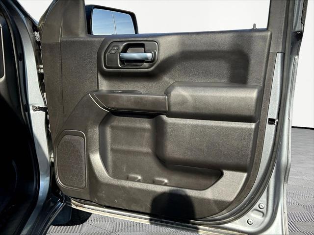 2022 Chevrolet Silverado 1500 4WD Crew Cab Short Bed Custom