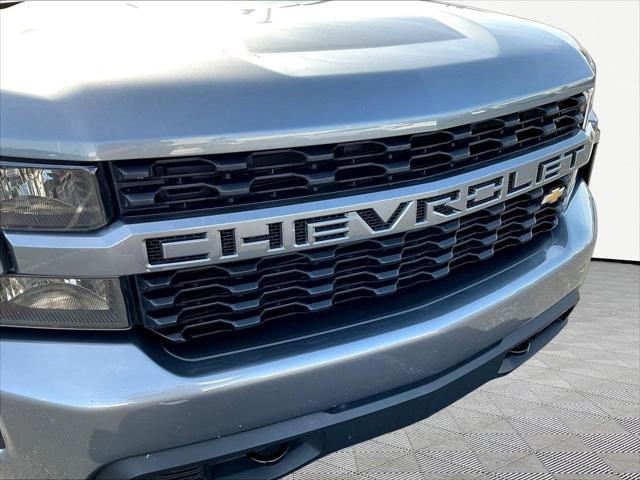 2022 Chevrolet Silverado 1500 4WD Crew Cab Short Bed Custom