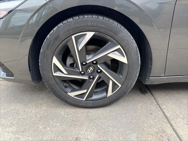 2024 Hyundai Elantra Limited