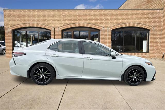 2023 Toyota Camry SE AWD