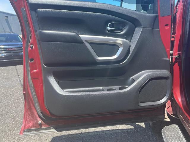 2017 Nissan Titan SL