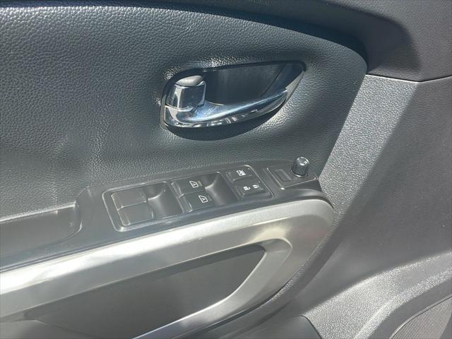 2017 Nissan Titan SL