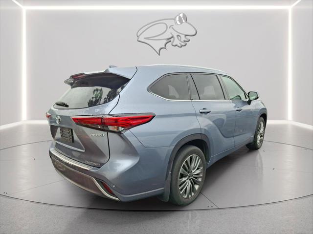 2021 Toyota Highlander Hybrid Platinum