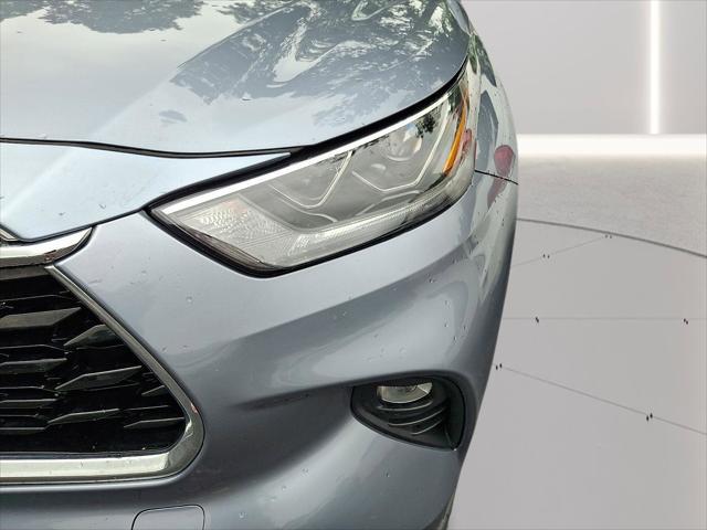 2021 Toyota Highlander Hybrid Platinum
