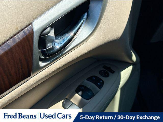 2016 Nissan Pathfinder SL