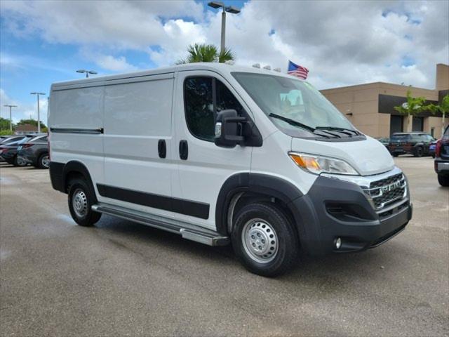 2025 Ram ProMaster 2500 Cargo Van Tradesman Low Roof 136" WB w/Pass Seat