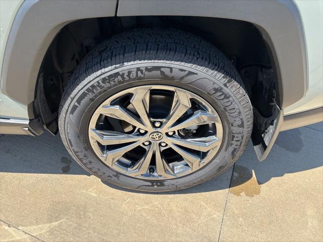 2022 Toyota RAV4 Hybrid XLE Premium