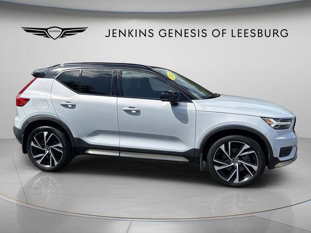 2022 Volvo XC40 T5 R-Design