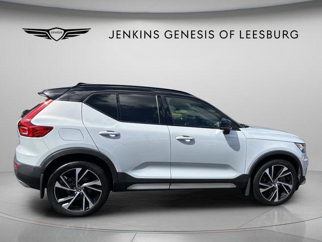2022 Volvo XC40 T5 R-Design