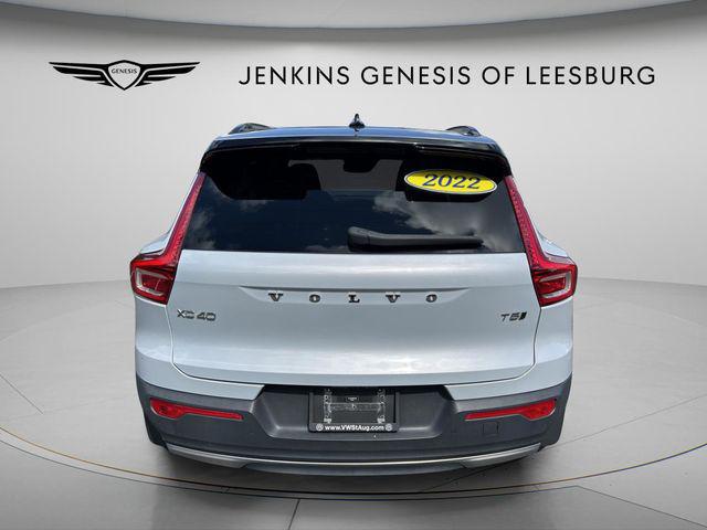 2022 Volvo XC40 T5 R-Design