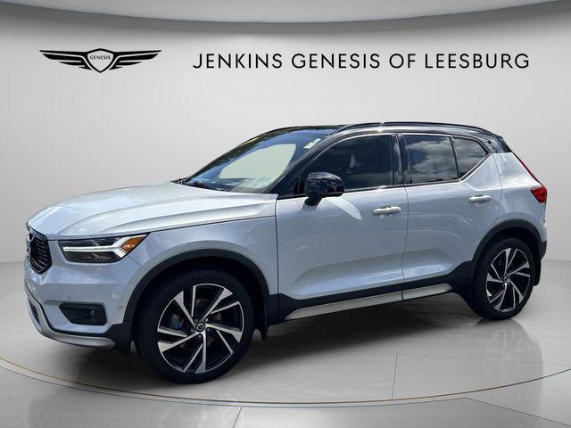 2022 Volvo XC40 T5 R-Design