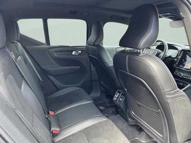 2022 Volvo XC40 T5 R-Design