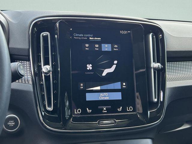 2022 Volvo XC40 T5 R-Design