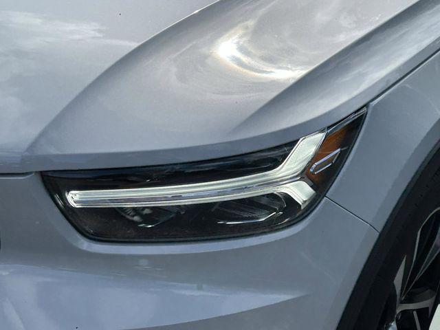 2022 Volvo XC40 T5 R-Design