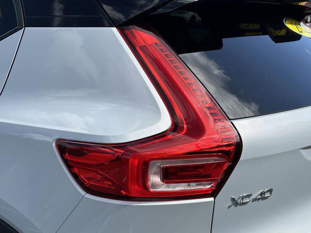 2022 Volvo XC40 T5 R-Design