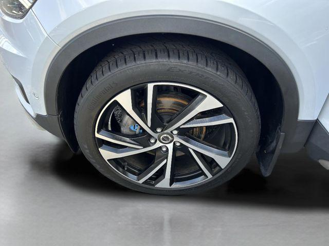 2022 Volvo XC40 T5 R-Design