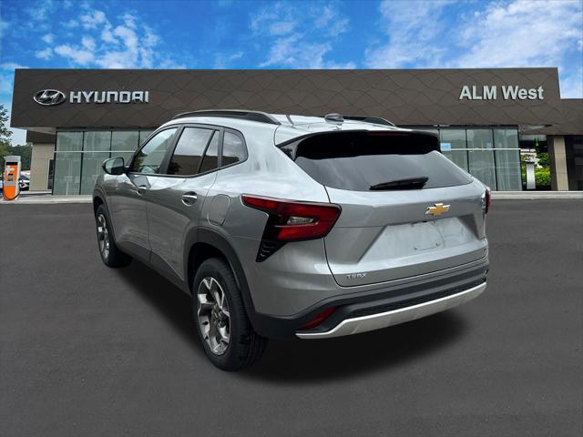 2025 Chevrolet Trax FWD LT