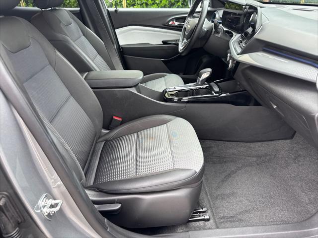 2025 Chevrolet Trax FWD LT