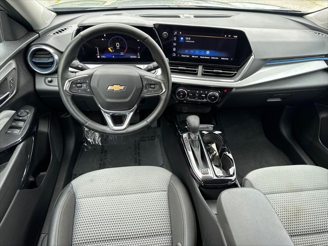 2025 Chevrolet Trax FWD LT