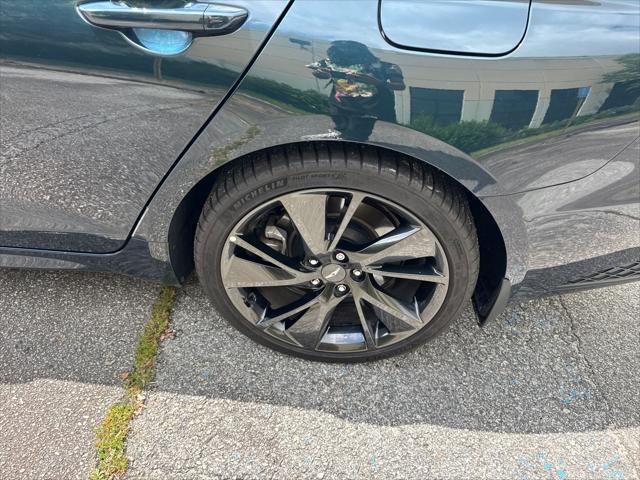 2023 Genesis G70 3.3T RWD