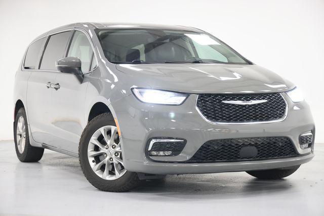 2023 Chrysler Pacifica Touring L AWD for sale in AURORA, IL