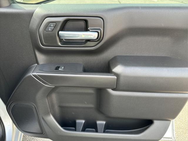2021 Chevrolet Silverado 1500 4WD Crew Cab Short Bed Custom