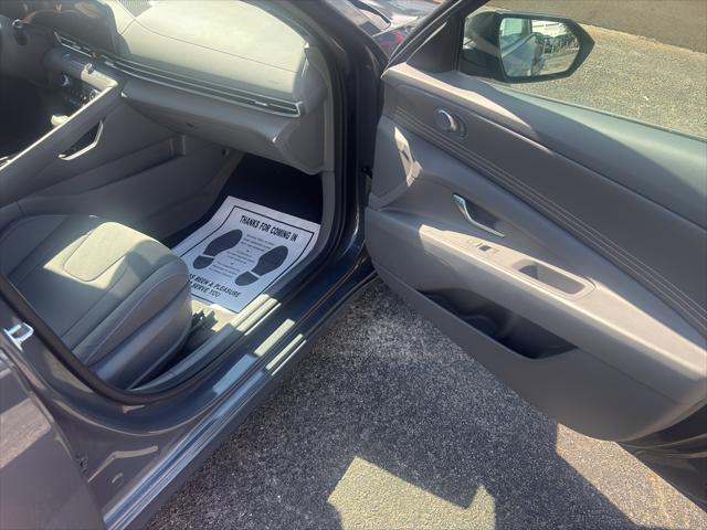 2025 Hyundai Elantra SEL Convenience