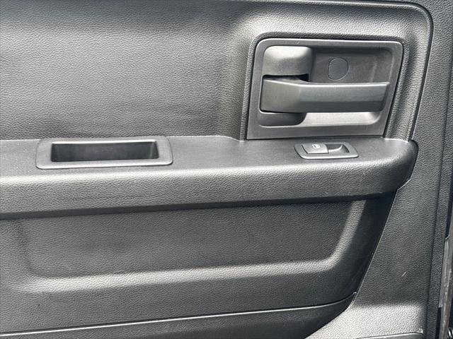 2017 Ram 1500 Express Quad Cab 4x4 6'4" Box