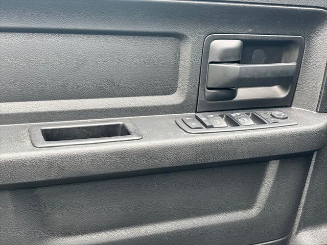 2017 Ram 1500 Express Quad Cab 4x4 6'4" Box