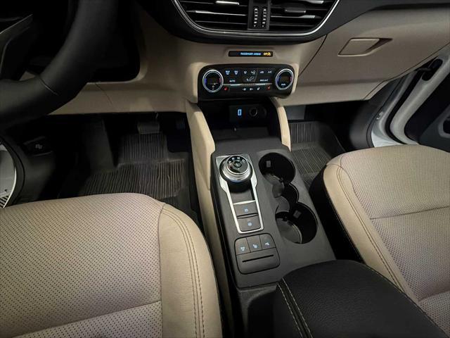 2020 Ford Escape Titanium Hybrid