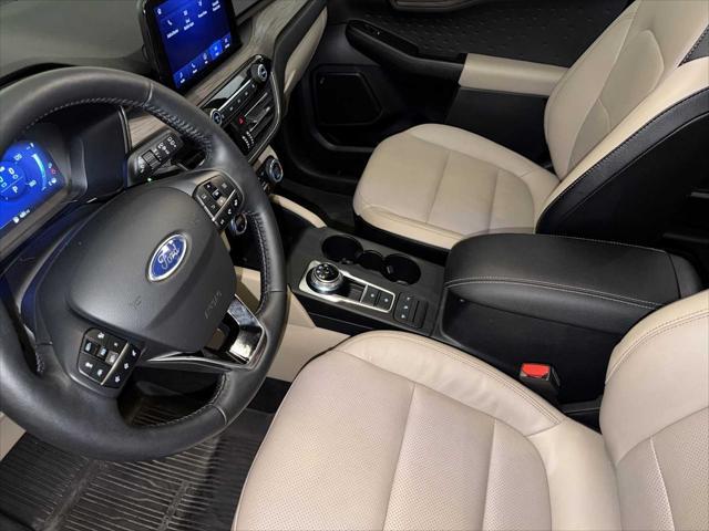 2020 Ford Escape Titanium Hybrid