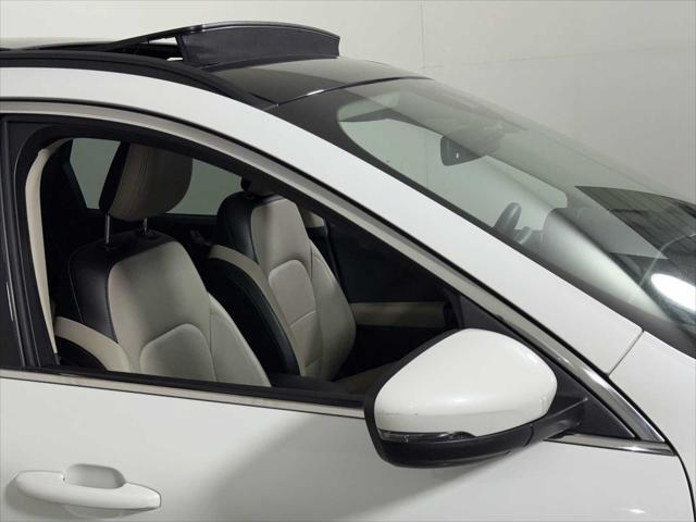 2020 Ford Escape Titanium Hybrid