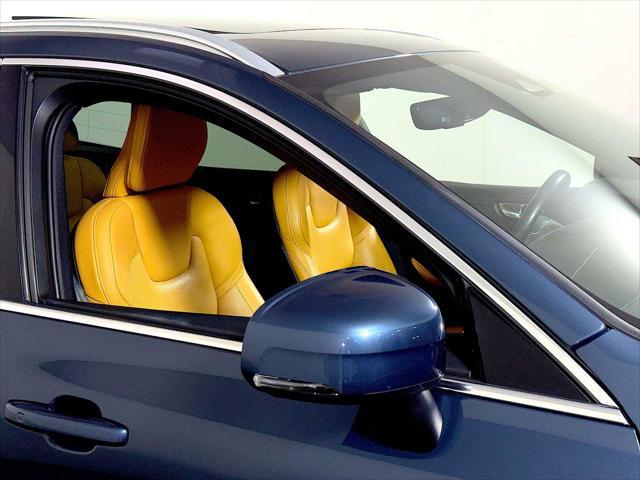 2022 Volvo XC60 B5 Inscription