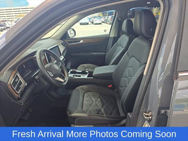2025 Volkswagen Atlas 2.0T SE w/Technology