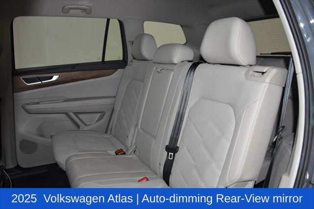 2025 Volkswagen Atlas 2.0T SE w/Technology