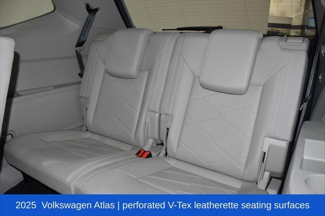 2025 Volkswagen Atlas 2.0T SE w/Technology