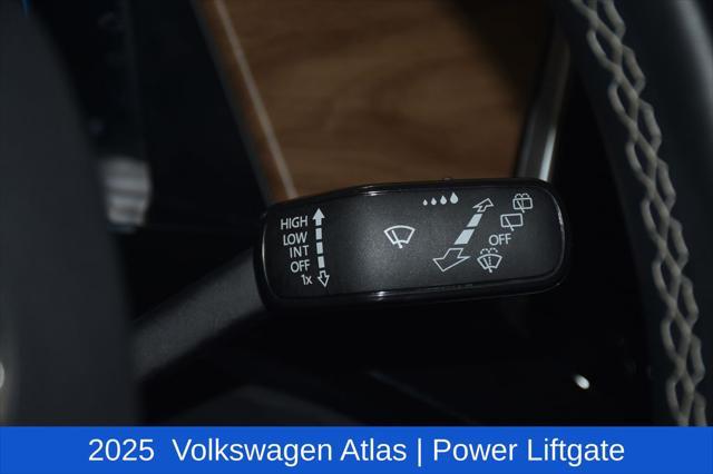 2025 Volkswagen Atlas 2.0T SE w/Technology