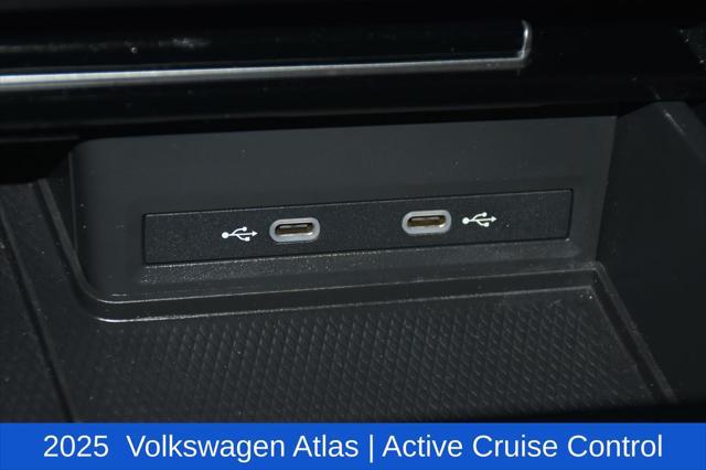 2025 Volkswagen Atlas 2.0T SE w/Technology