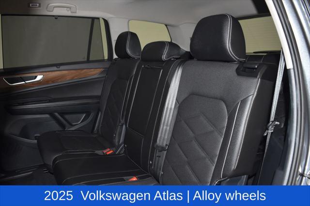2025 Volkswagen Atlas 2.0T SE w/Technology