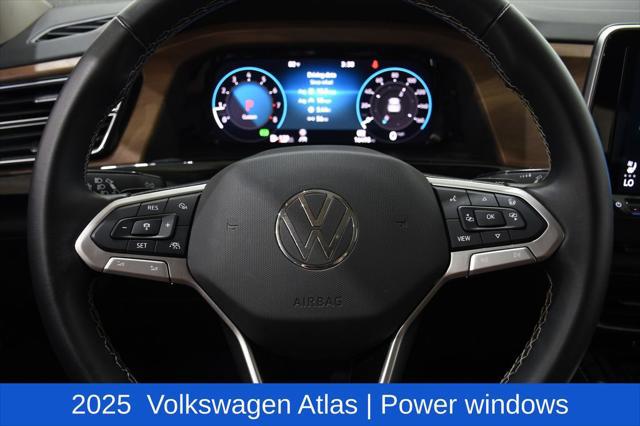 2025 Volkswagen Atlas 2.0T SE w/Technology