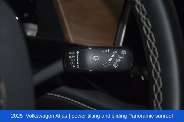 2025 Volkswagen Atlas 2.0T SE w/Technology