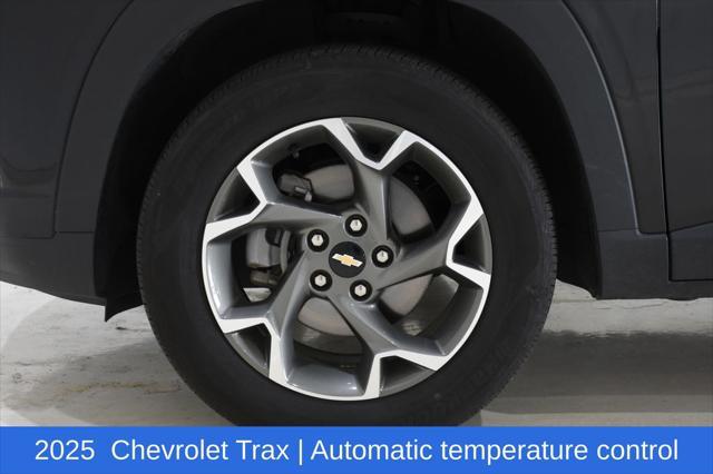 2025 Chevrolet Trax FWD LT