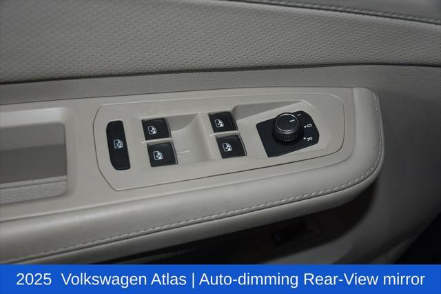 2025 Volkswagen Atlas 2.0T SE w/Technology