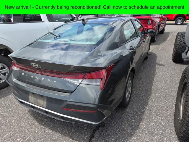 2024 Hyundai Elantra SE