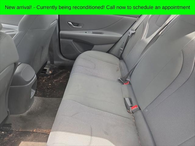 2024 Hyundai Elantra SE