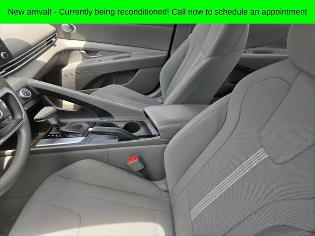 2024 Hyundai Elantra SE