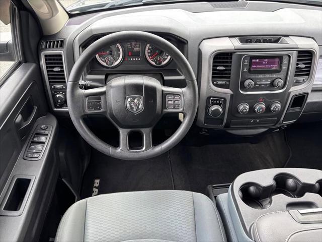 2017 Ram 1500 Express Crew Cab 4x2 5'7" Box