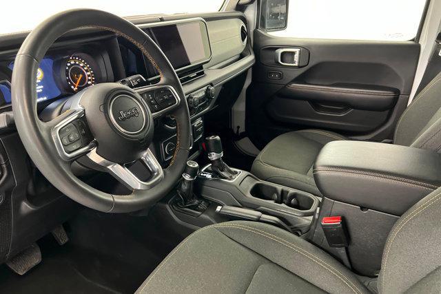 2025 Jeep Wrangler 4-Door Sahara 4x4