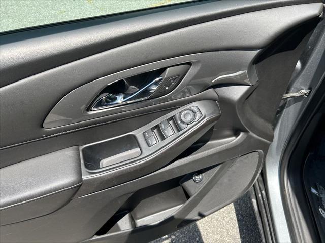 2023 Chevrolet Traverse FWD LT Cloth