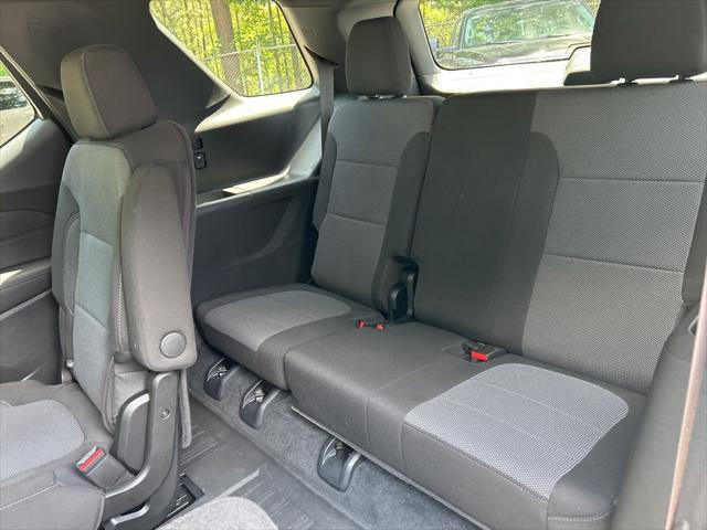 2023 Chevrolet Traverse FWD LT Cloth